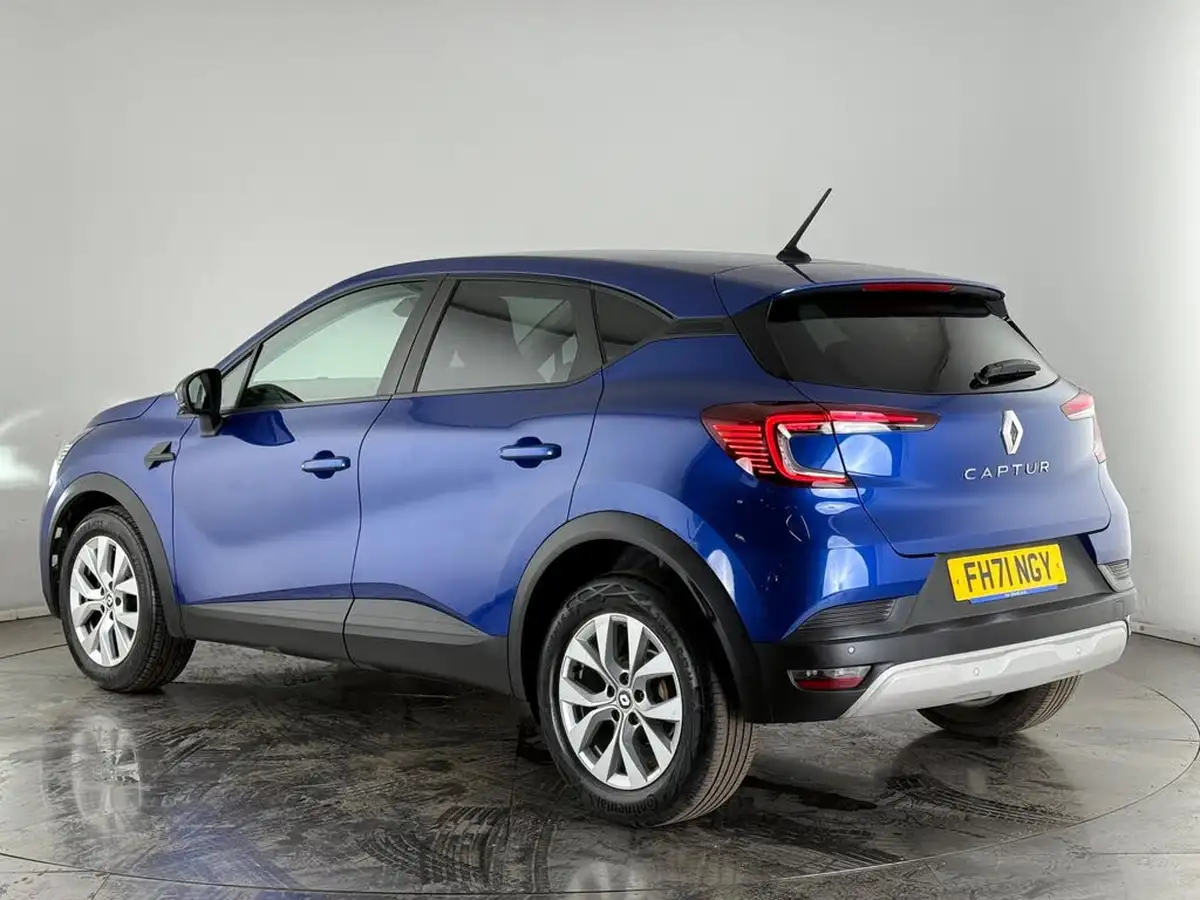 2022-renault-captur-10-tce-iconic-edition-big-3