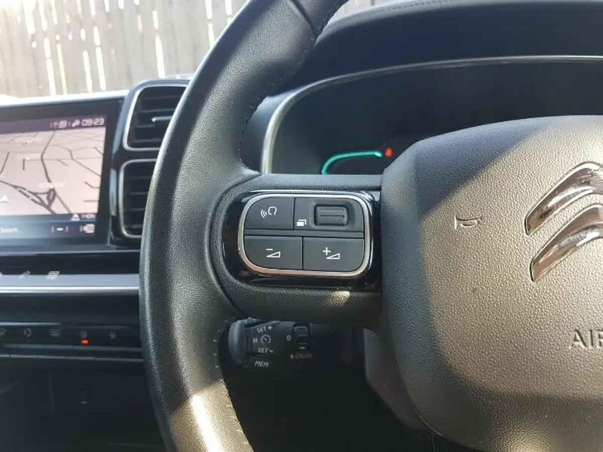 2020-citroen-c5-aircross-12-puretech-flair-big-16