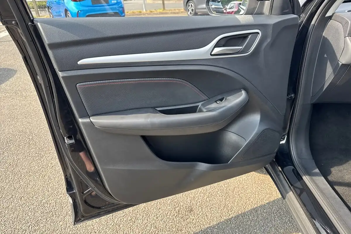2024-mg-zs-suv-10t-gdi-exclusive-auto-big-38