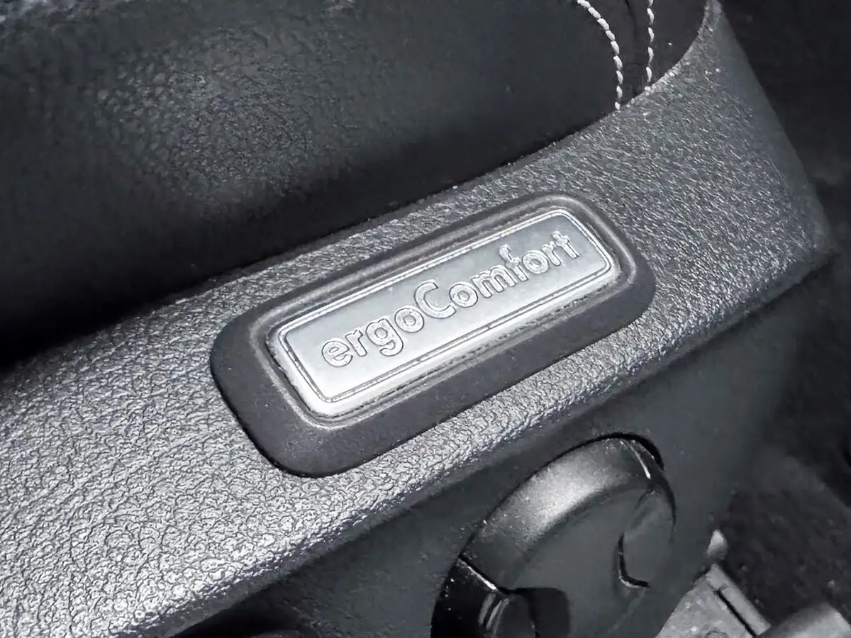 2021-volkswagen-passat-14-tsi-gte-estate-5d-big-23