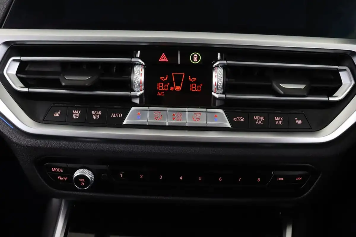 2021-bmw-3-series-20-330e-sport-pro-saloon-4d-big-25