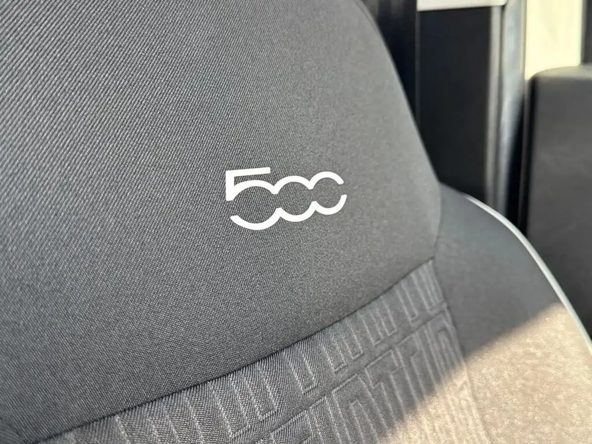 2022-fiat-500-e-action-big-43