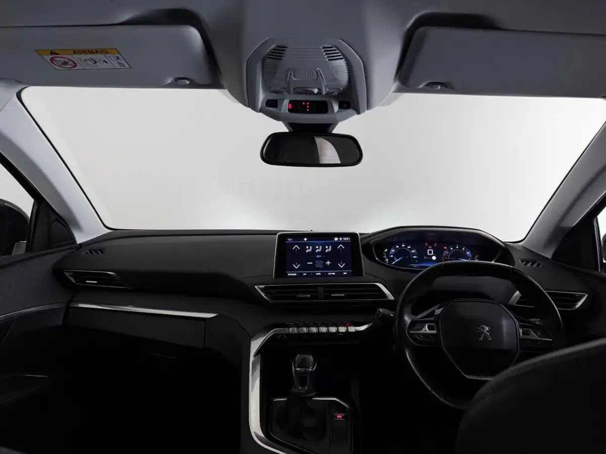 2017-peugeot-3008-suv-12-puretech-allure-big-19