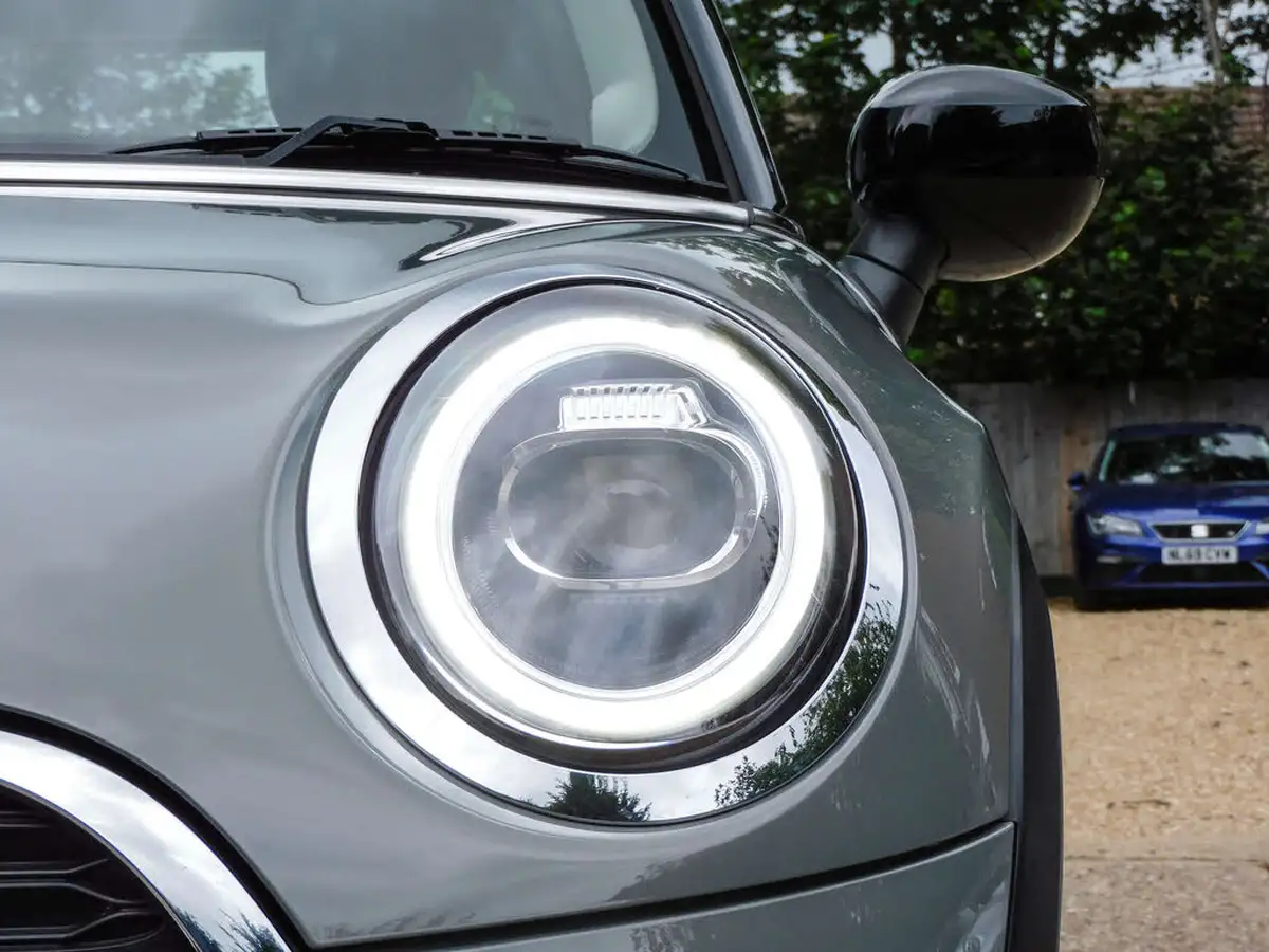 2020-mini-cooper-20-cooper-s-exclusive-189bhp-hatchback-3d-auto-big-8