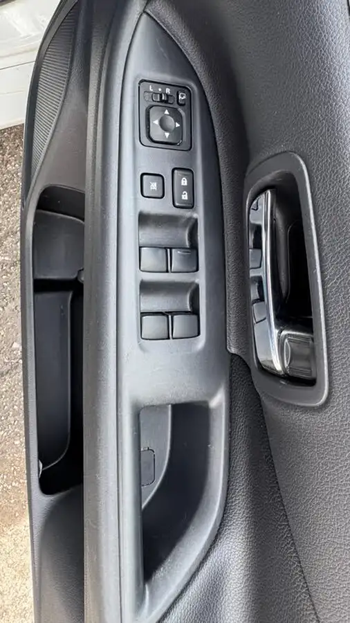 2015-mitsubishi-outlander-20-gx3h-phev-5st-big-26