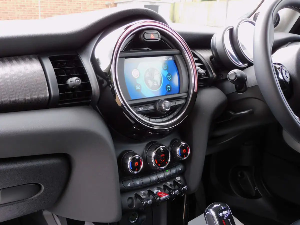 2020-mini-cooper-20-cooper-s-exclusive-189bhp-hatchback-3d-auto-big-32
