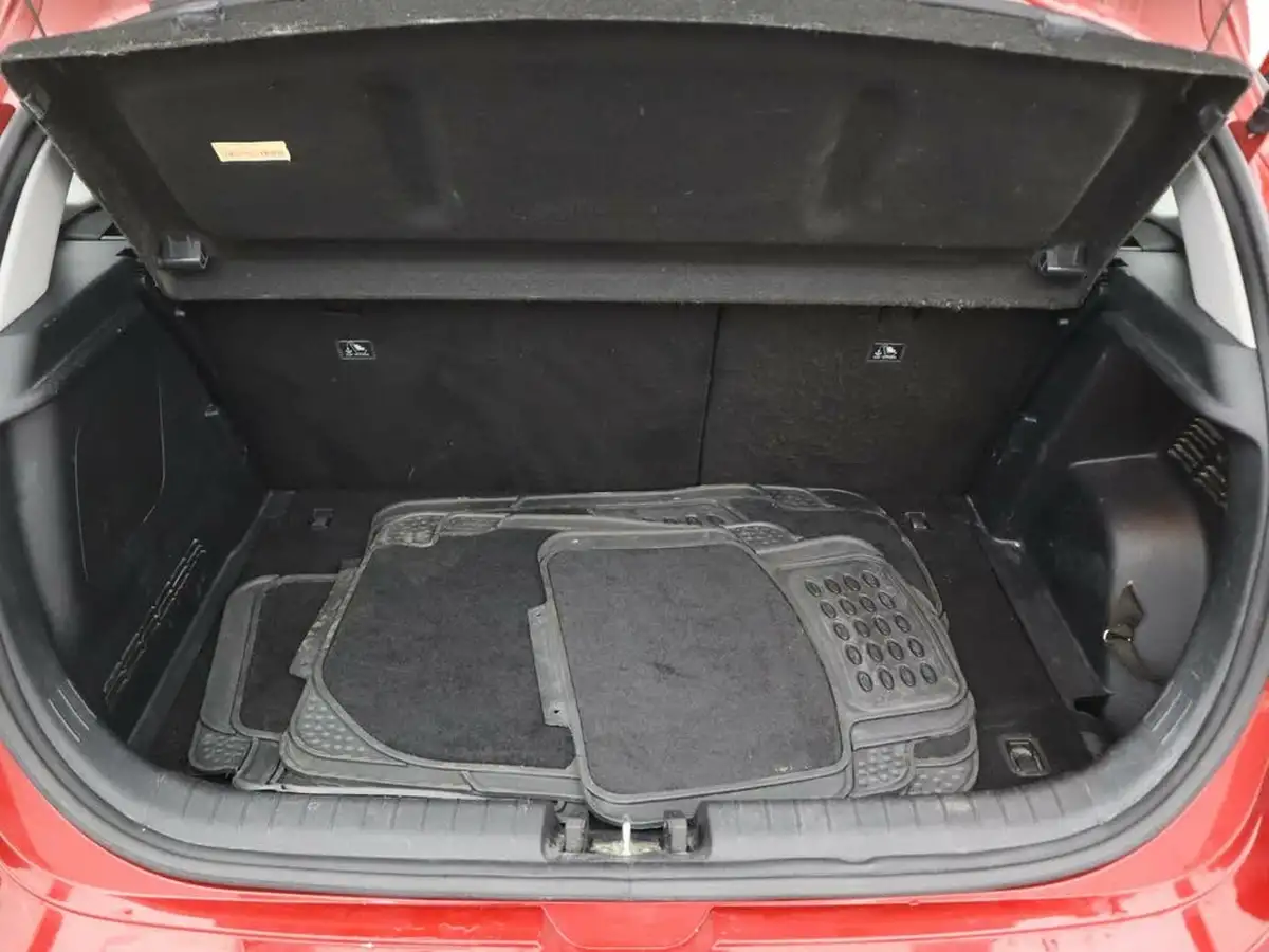 2022-hyundai-i20-10-t-gdi-se-connect-dct-big-8
