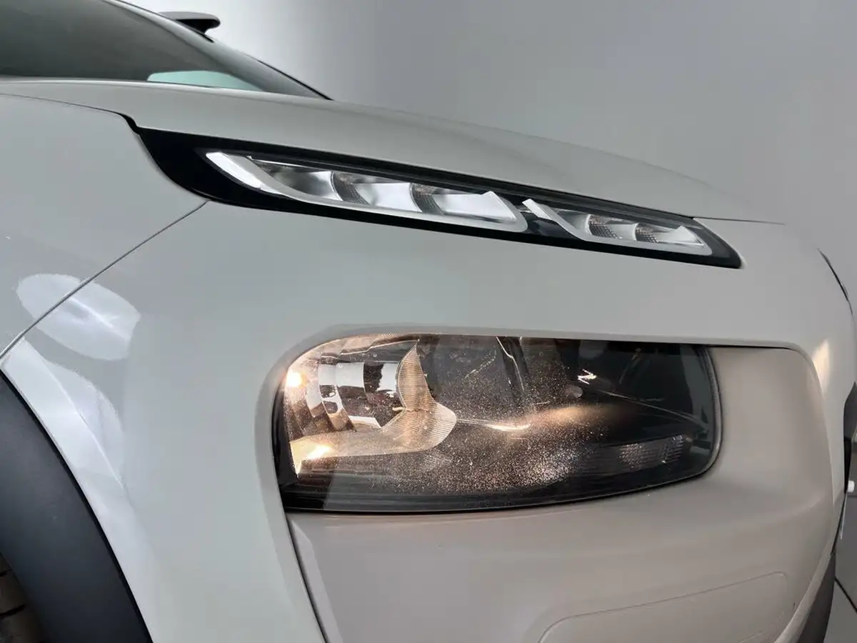 2017-citroen-c4-cactus-16bluehdi-w-big-5