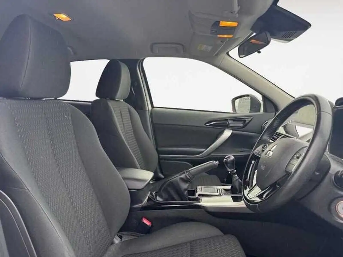 2018-mitsubishi-eclipse-cross-15-2-big-3