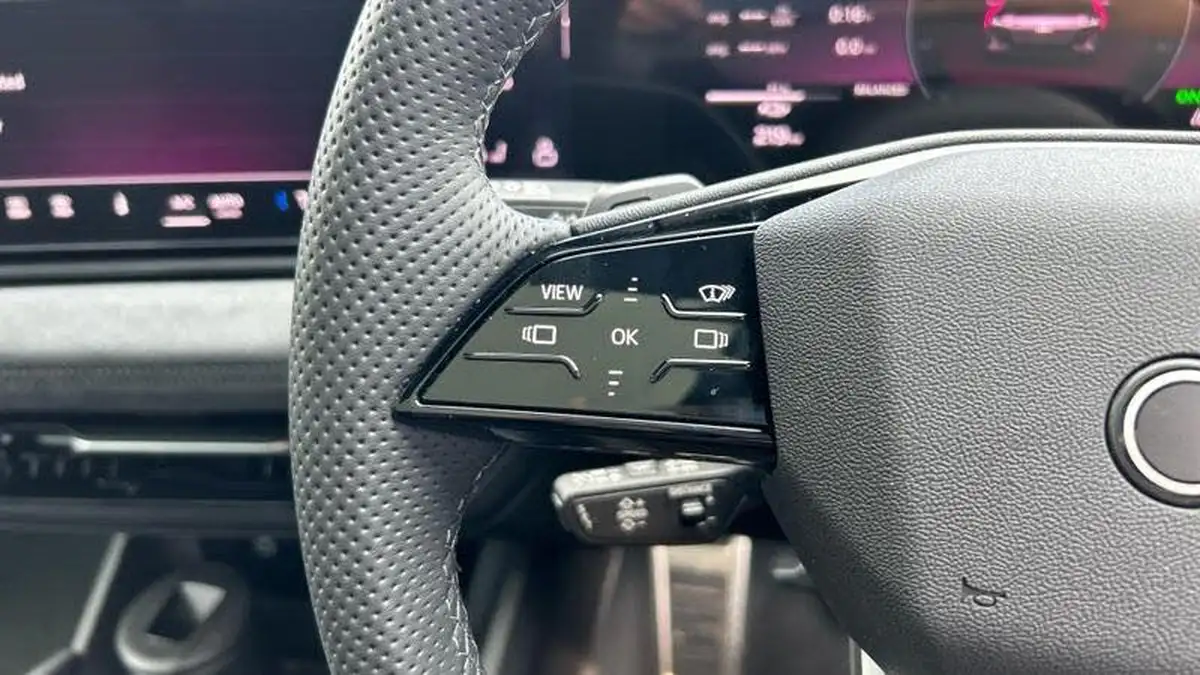 2025-audi-a6-e-tron-e-launch-edition-big-33