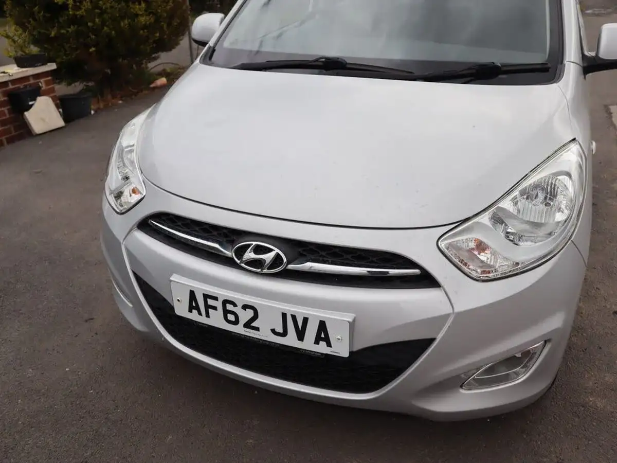 2012-hyundai-i10-12-style-85bhp-big-14