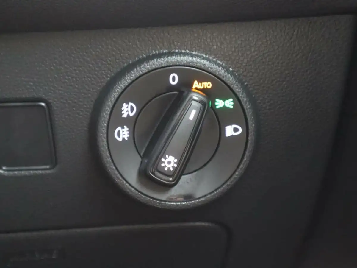 2023-seat-ateca-15-ecotsi-xperience-lux-dsg-big-35