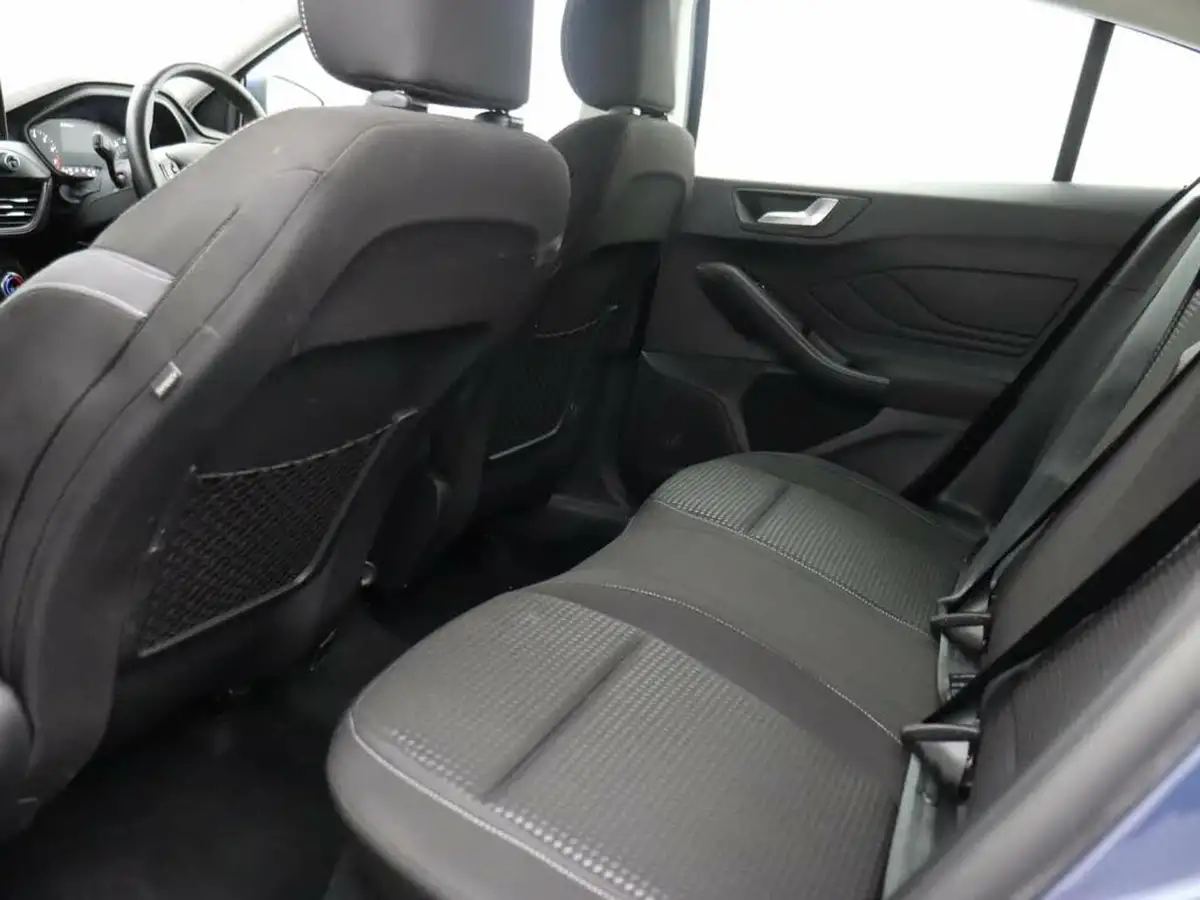 2022-ford-focus-10t-trend-hatchback-big-12