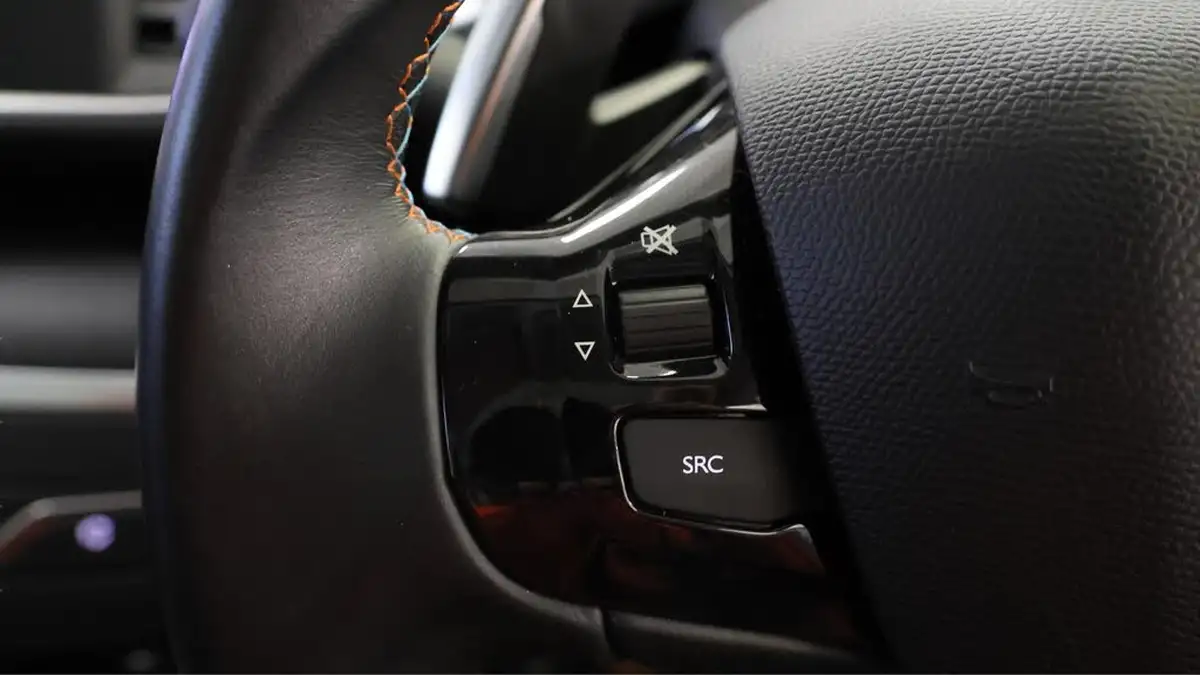 2020-peugeot-308-sw-12-puretech-tech-edition-eat8-big-22