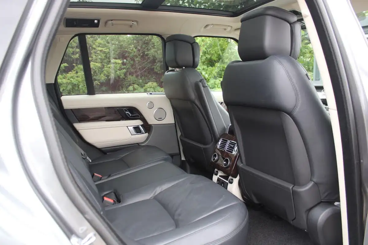 2019-land-rover-range-rover-30-sdv6-autobiography-big-10