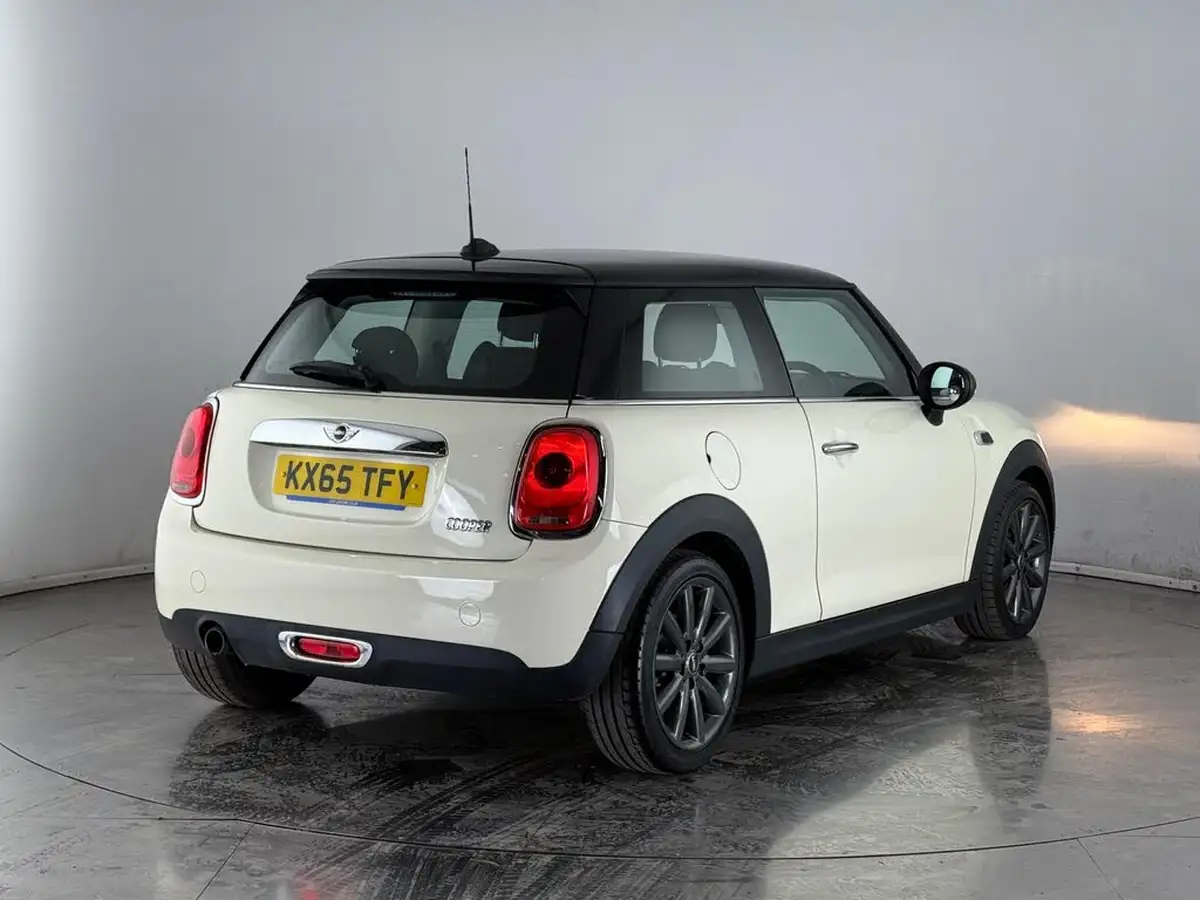 2015-mini-cooper-15-cooper-3d-auto-big-4