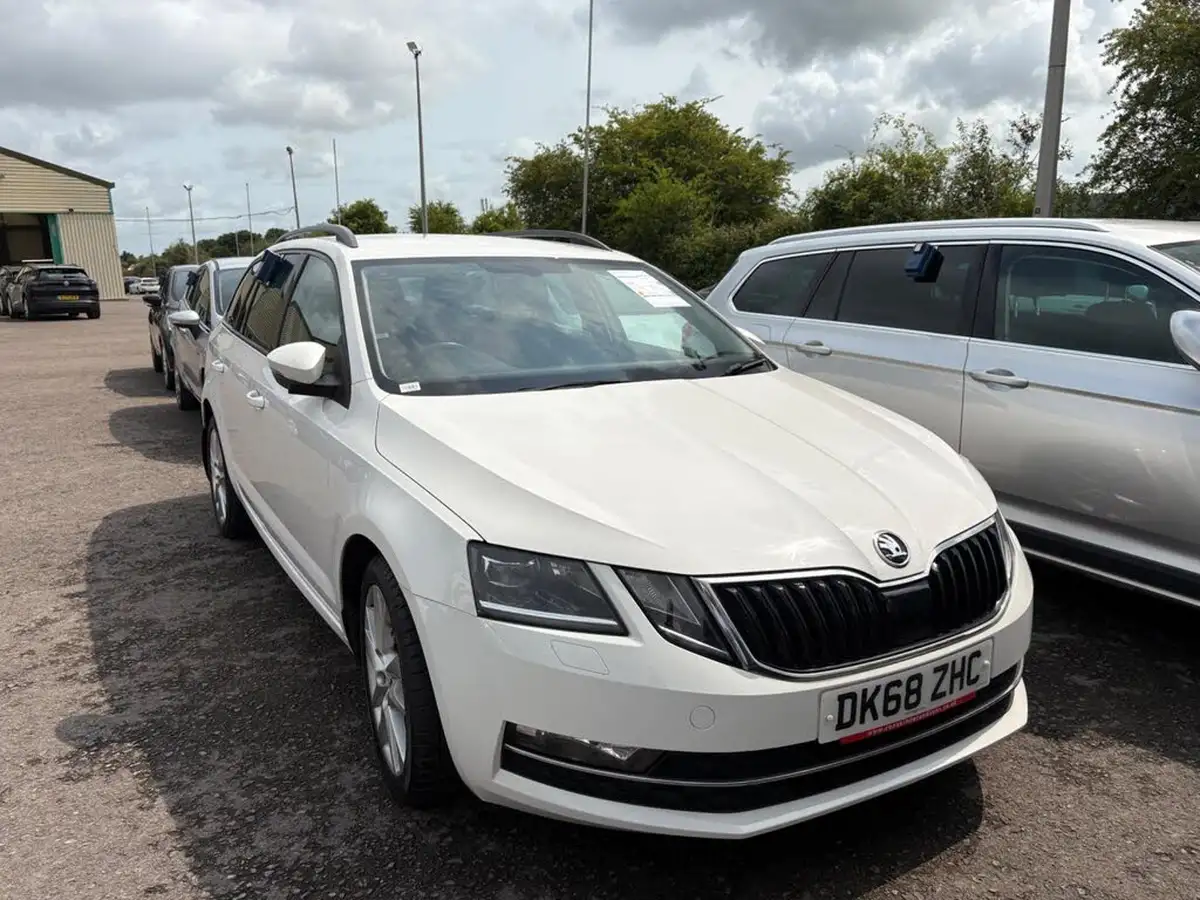 2018-skoda-octavia-16tdi-se-l-scr-estate-big-0