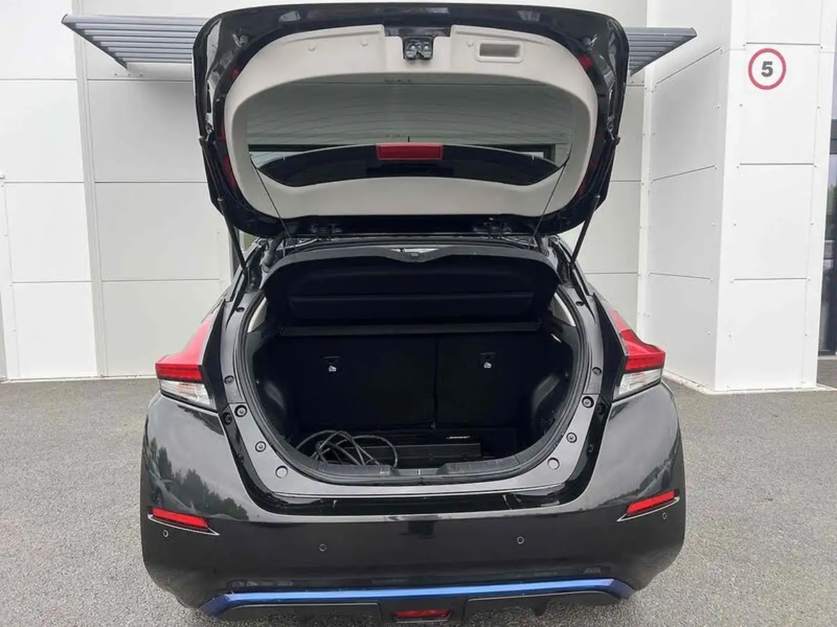 2020-nissan-leaf-e-tekna-big-25
