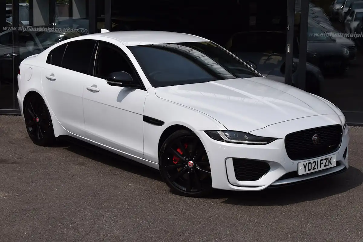 2021-jaguar-xe-20-d200-r-dynamic-black-big-0