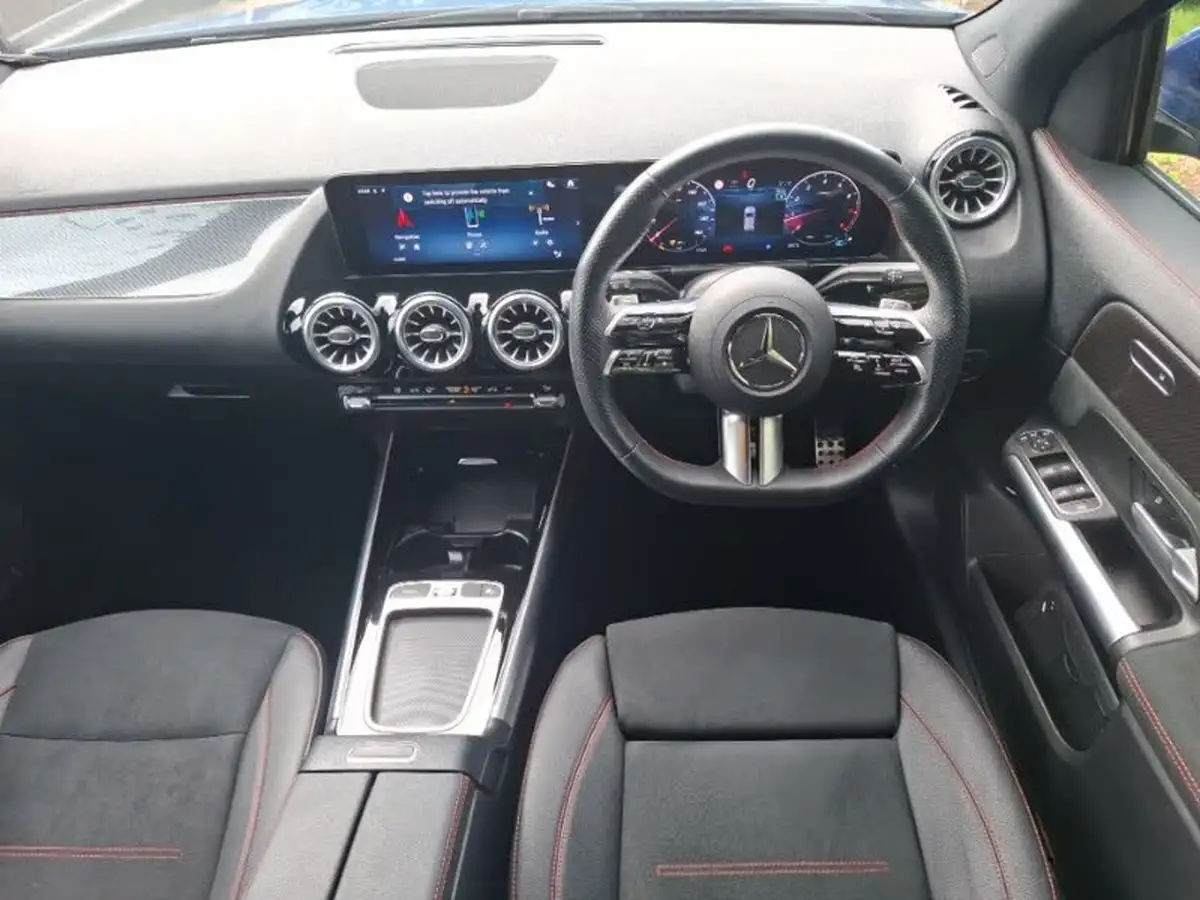 2024-mercedes-benz-gla-class-13-gla-200-amg-line-executive-big-6