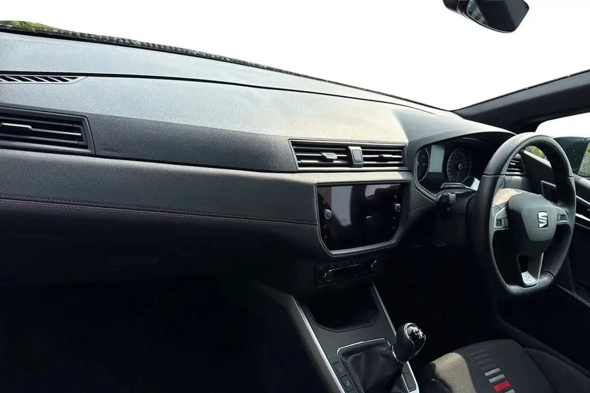 2021-seat-arona-10-tsi-fr-red-edition-big-14