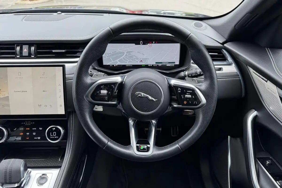 2022-jaguar-f-pace-20-p400e-r-dynamic-se-big-11