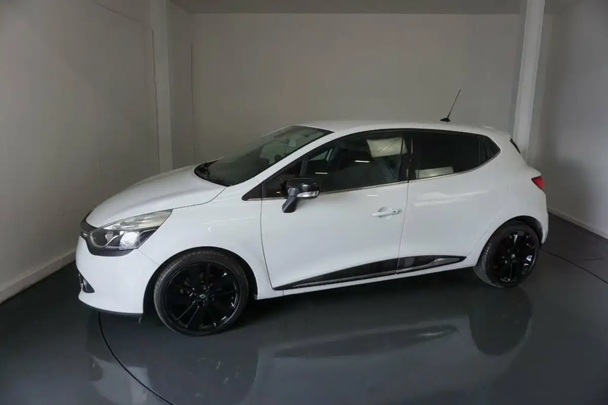 2014-renault-clio-15dci-dynamique-s-medianav-edc-auto-big-3