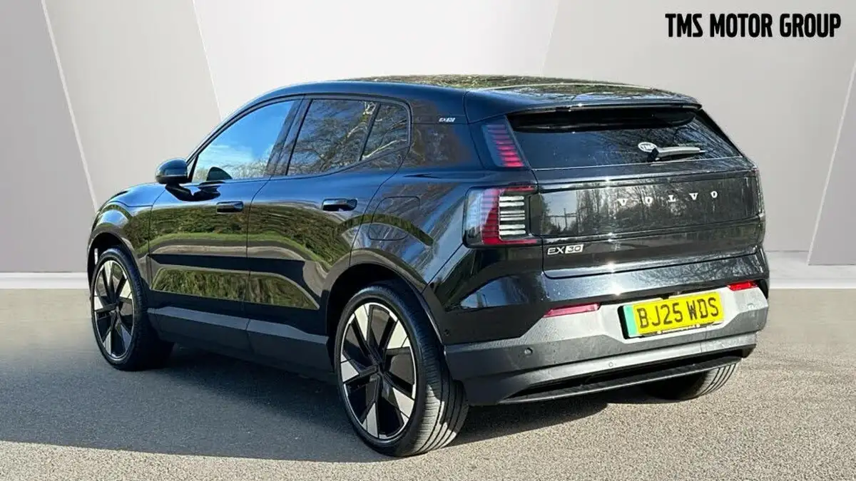 2025-volvo-ex30-e-single-motor-ultra-big-1