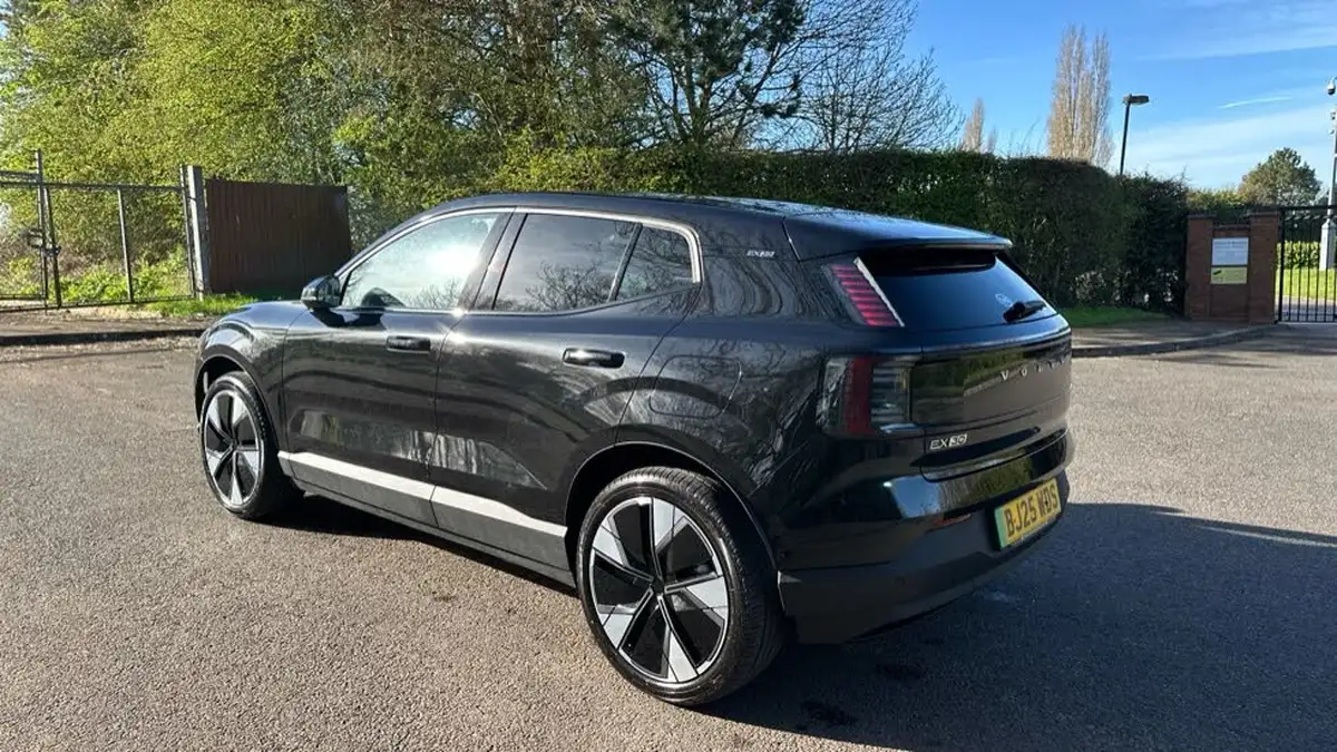 2025-volvo-ex30-e-single-motor-ultra-big-25