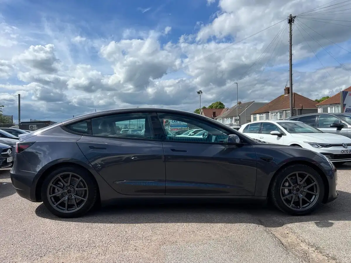 2021-tesla-model-3-e-long-range-4x4-big-45