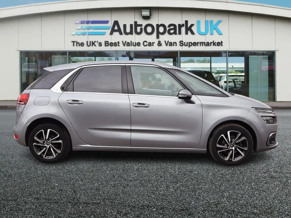 2019-citroen-c4-spacetourer-15bluehdi-flair-big-8