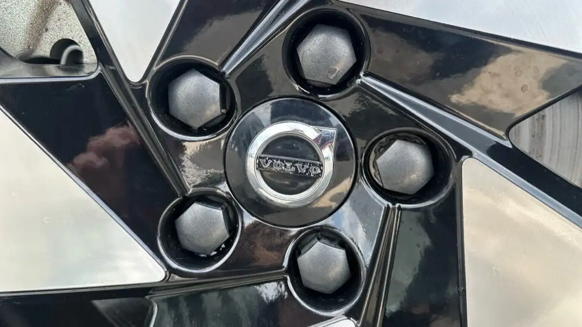 2022-volvo-c40-e-twin-recharge-pro-big-16