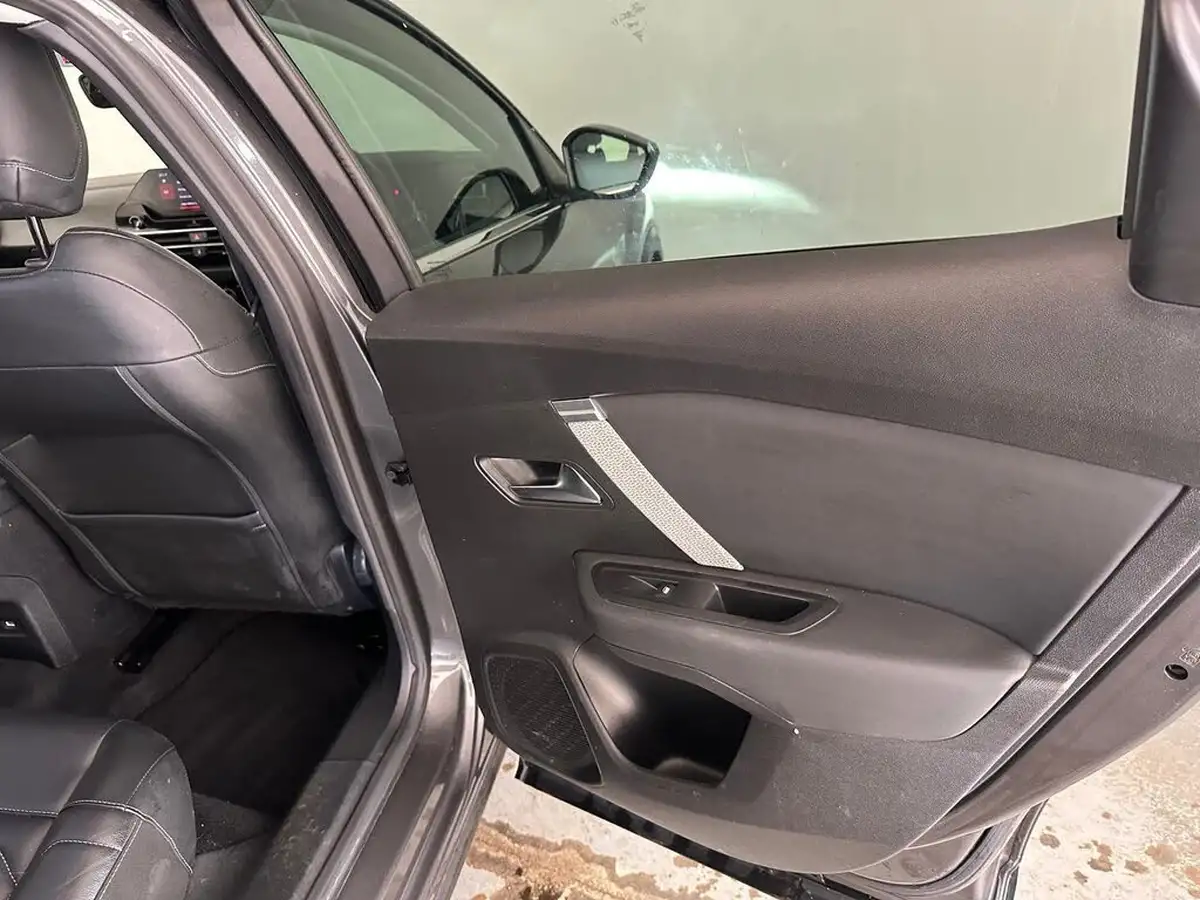 2021-citroen-c4-12-puretech-shine-plus-155ps-big-28