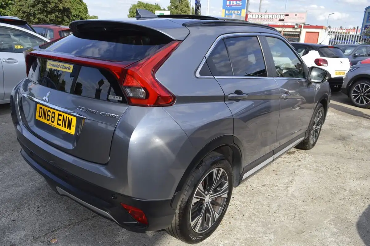 2018-mitsubishi-eclipse-cross-15-4-auto-big-1