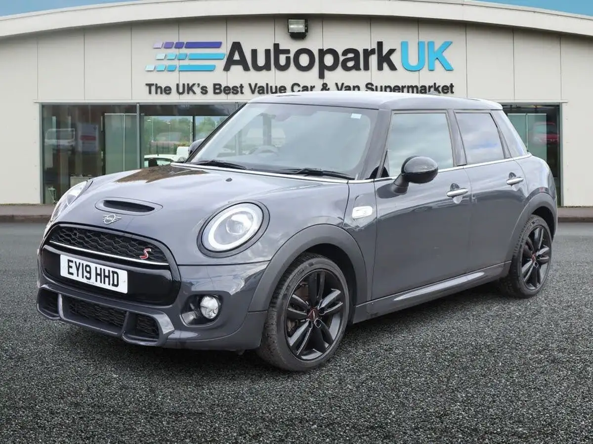 2019-mini-cooper-20-cooper-s-sport-189bhp-hatchback-5d-big-0
