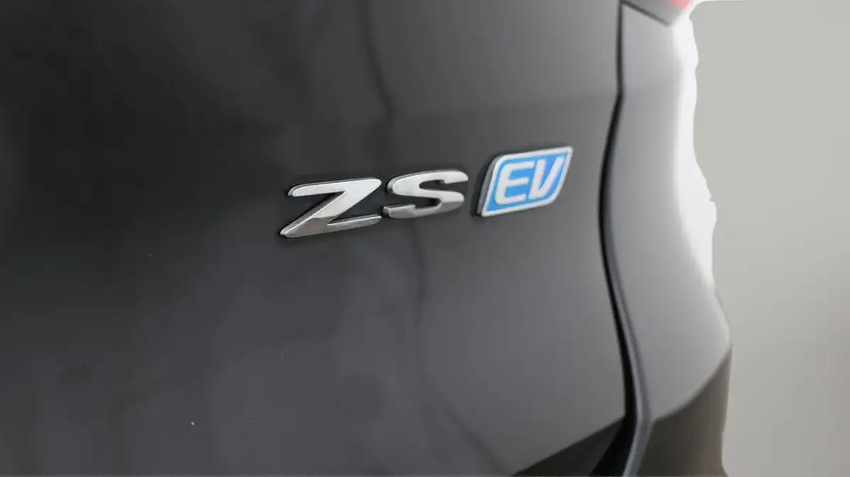 2020-mg-zs-suv-e-exclusive-ev-big-21
