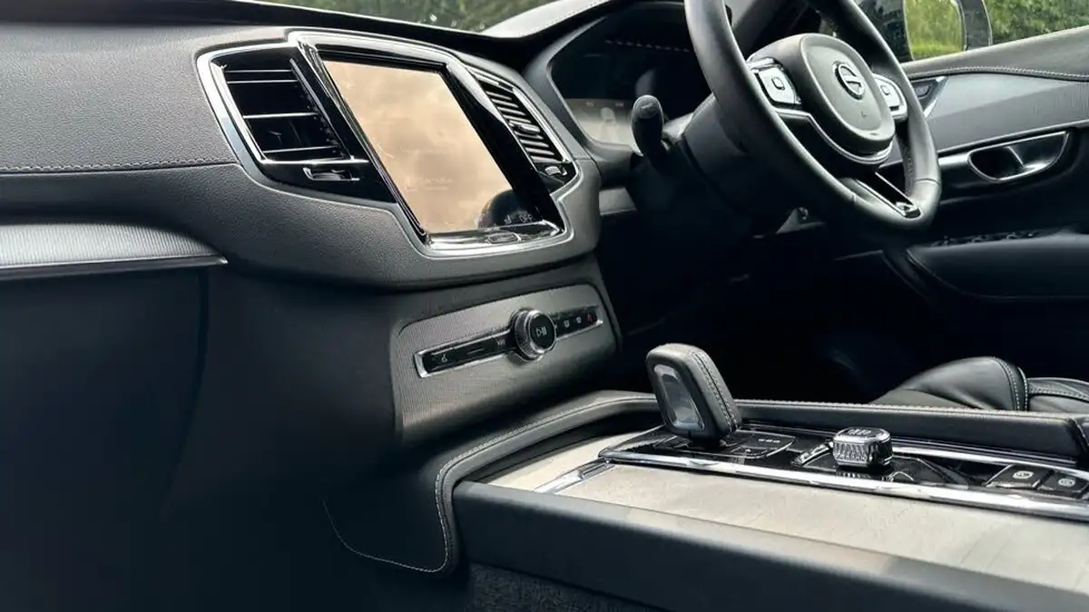 2022-volvo-xc90-20td-b5-r-design-big-38