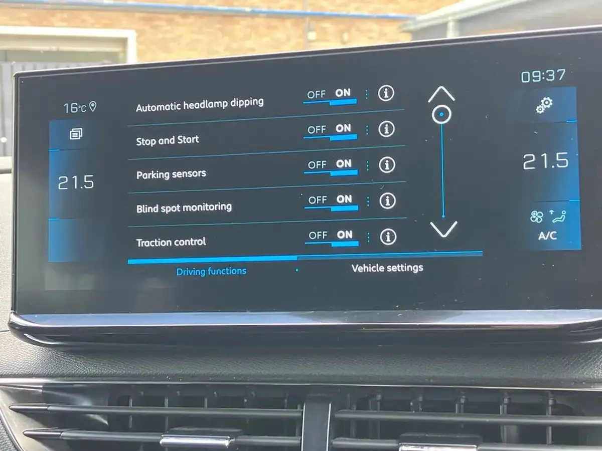 2023-peugeot-5008-suv-15-bluehdi-gt-130ps-eat8-big-52