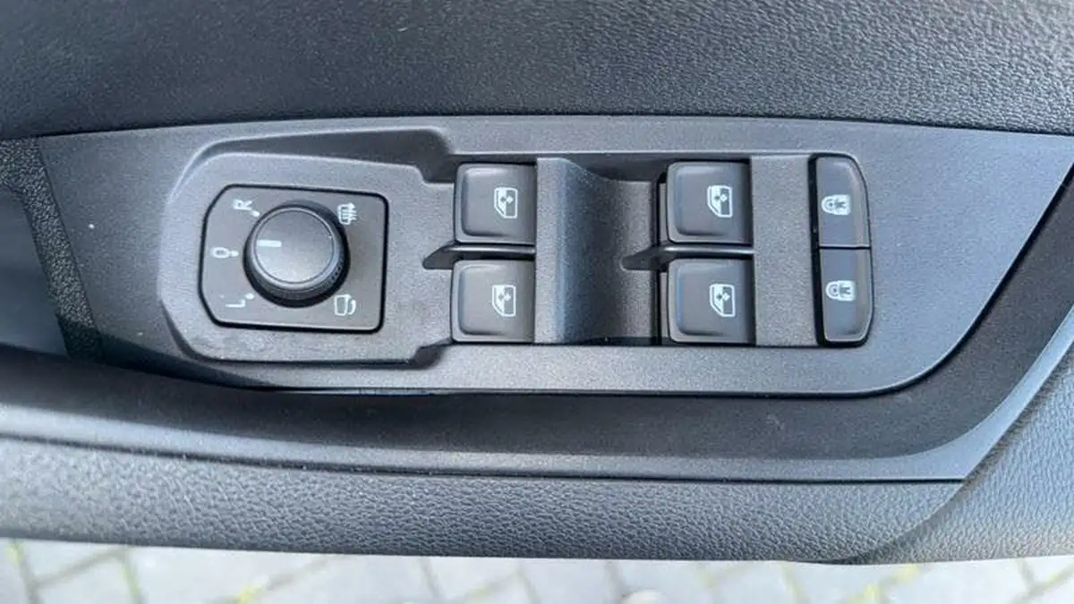 2024-skoda-karoq-15-tsi-sportline-dsg-big-18