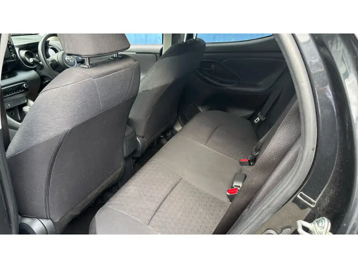 2023-toyota-yaris-15-vvt-i-design-big-12