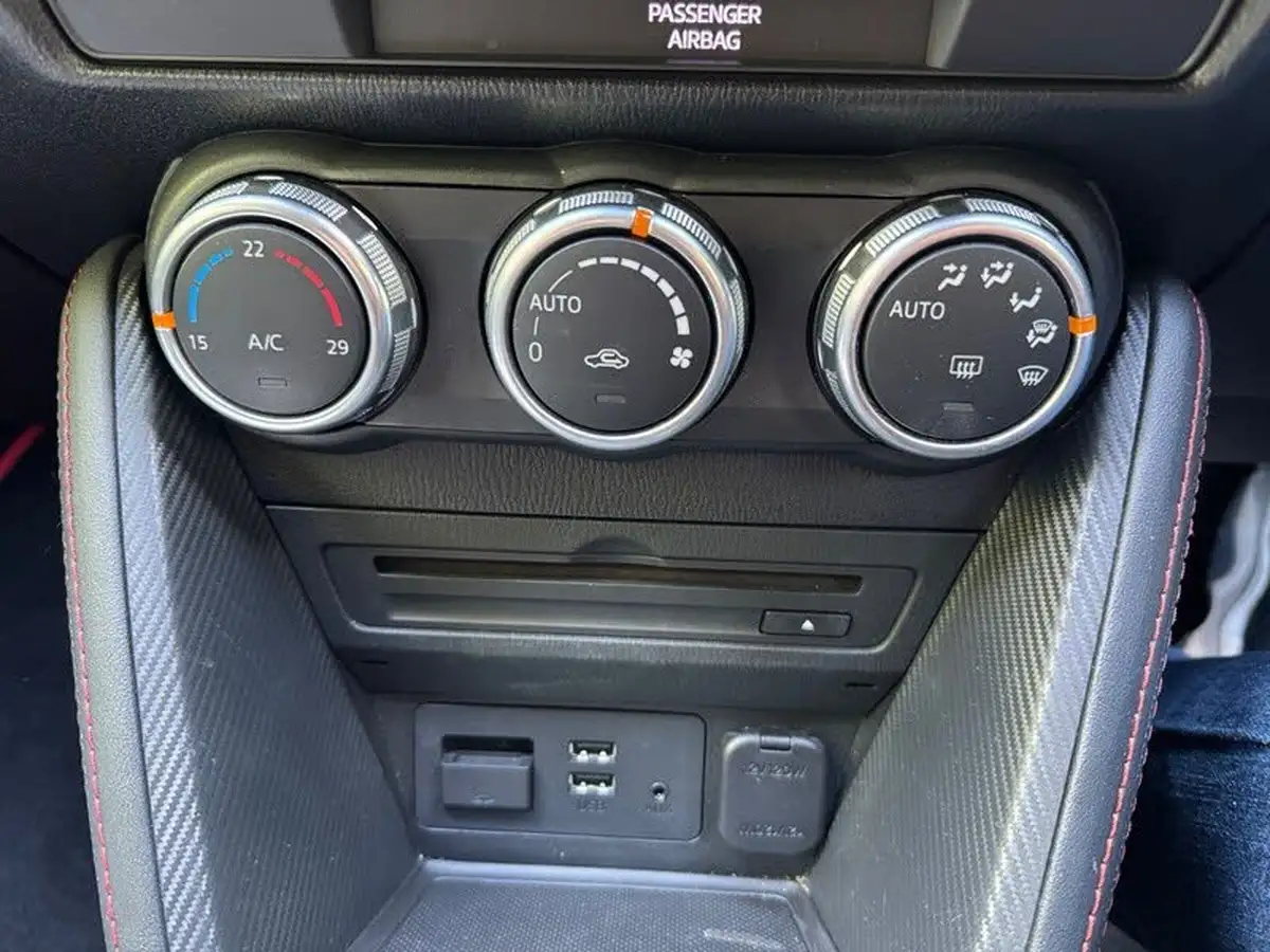 2016-mazda-mazda2-15td-sport-nav-big-23