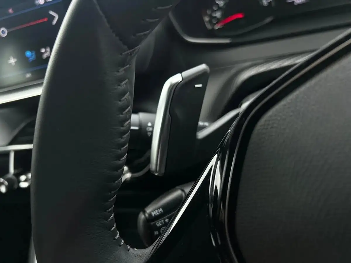 2022-peugeot-208-12-puretech-active-premium-100bhp-eat8-big-30