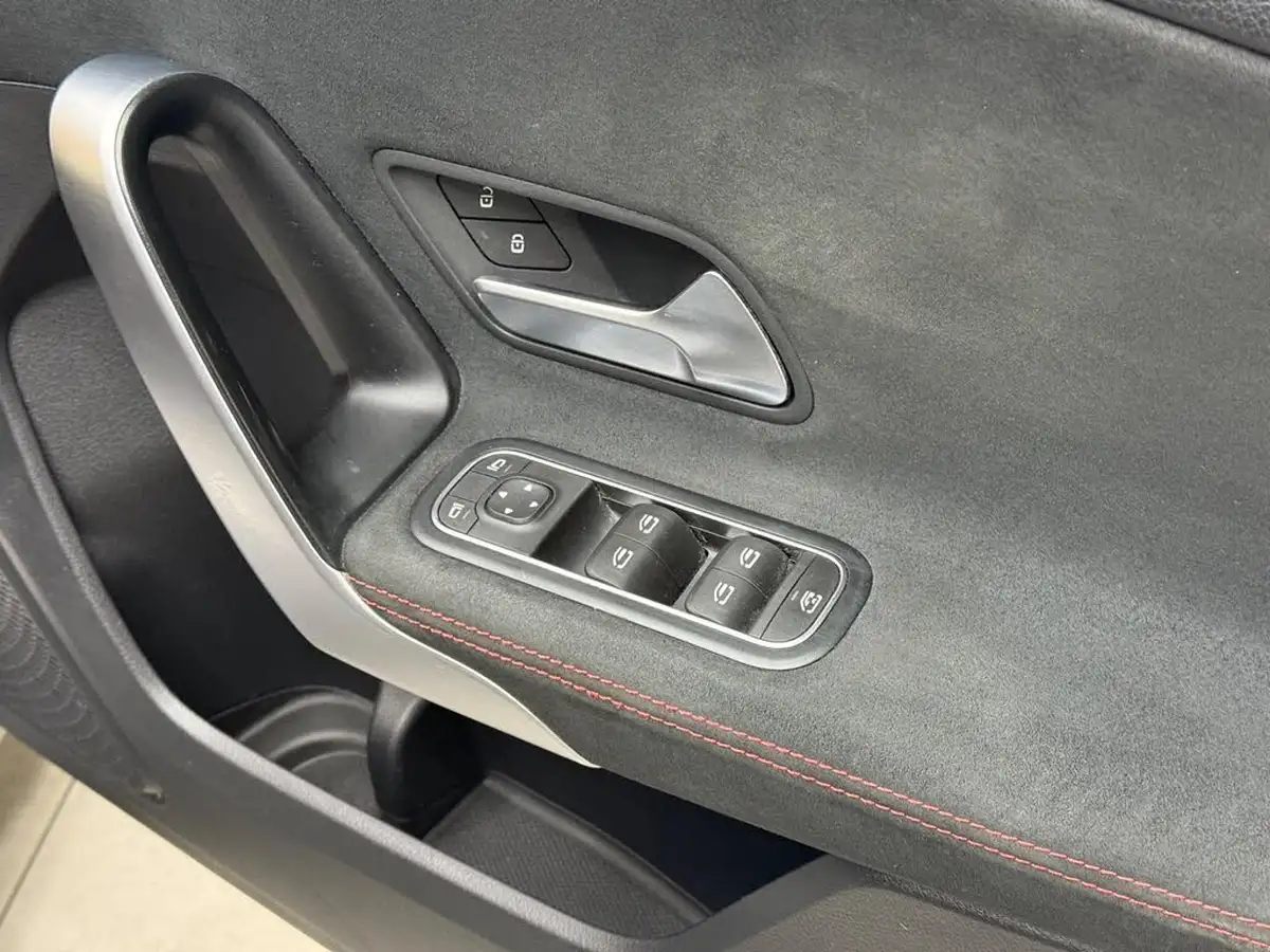 2018-mercedes-benz-a-class-15d-a180d-amg-line-116ps-ss-hatchback-5d-7g-dct-big-17