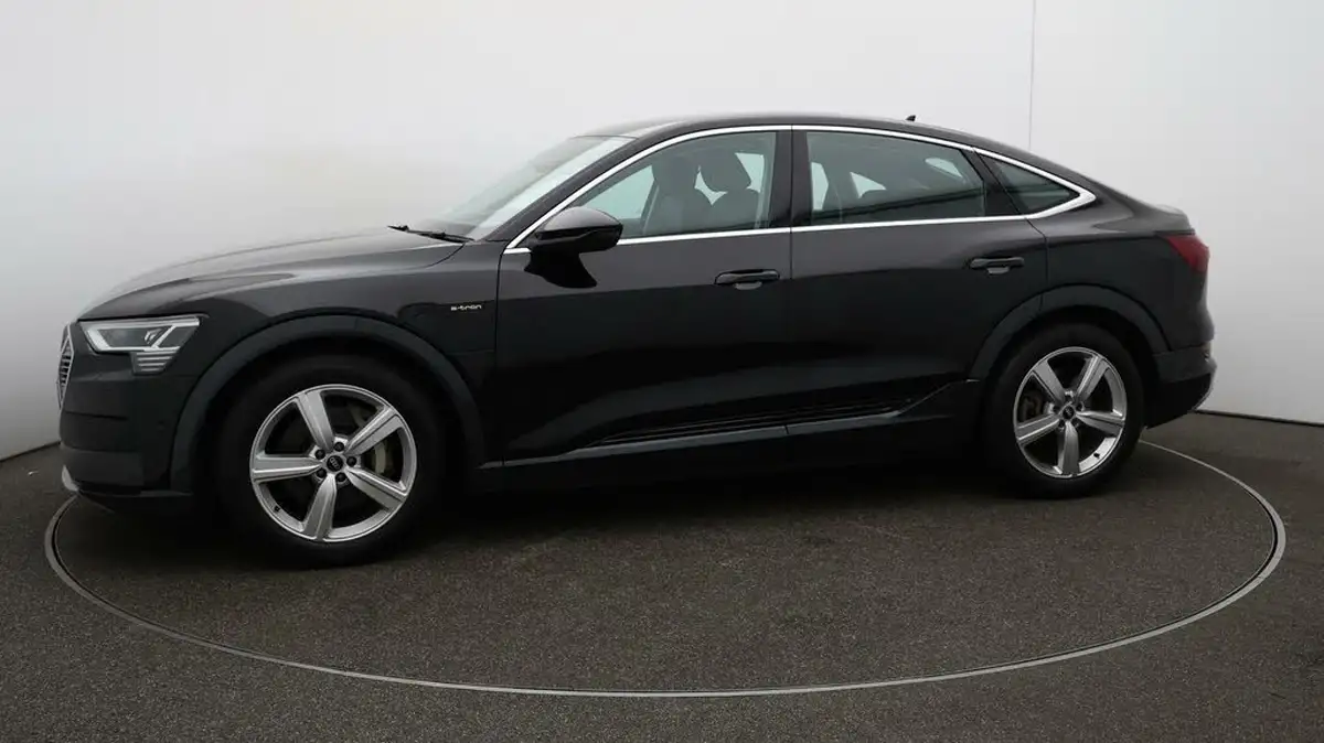 2022-audi-e-tron-50e-technik-sportback-big-68