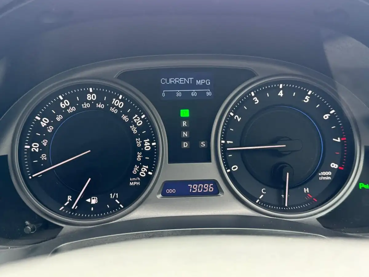 2010-lexus-is-250-25-se-i-dab-saloon-4d-auto-big-37