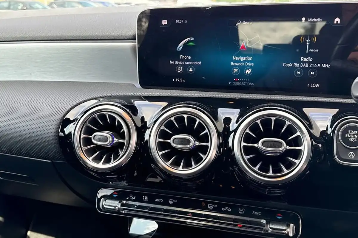 2019-mercedes-benz-a-class-13-a200-amg-line-premium-hatchback-5d-7g-dct-big-45