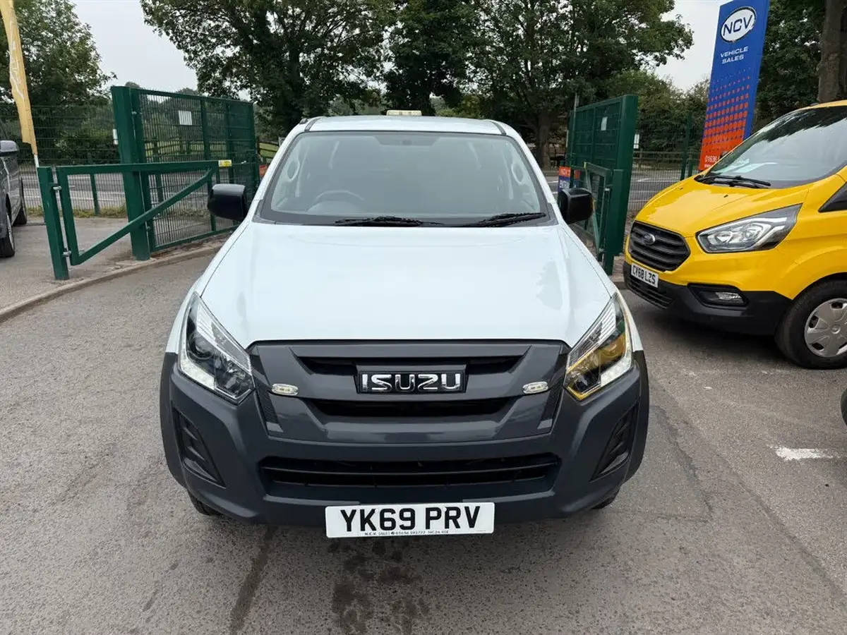 2019-isuzu-d-max-19td-workman-big-12