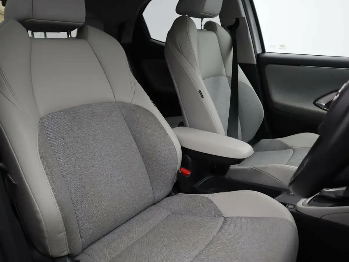 2022-toyota-yaris-15-vvt-i-excel-big-10