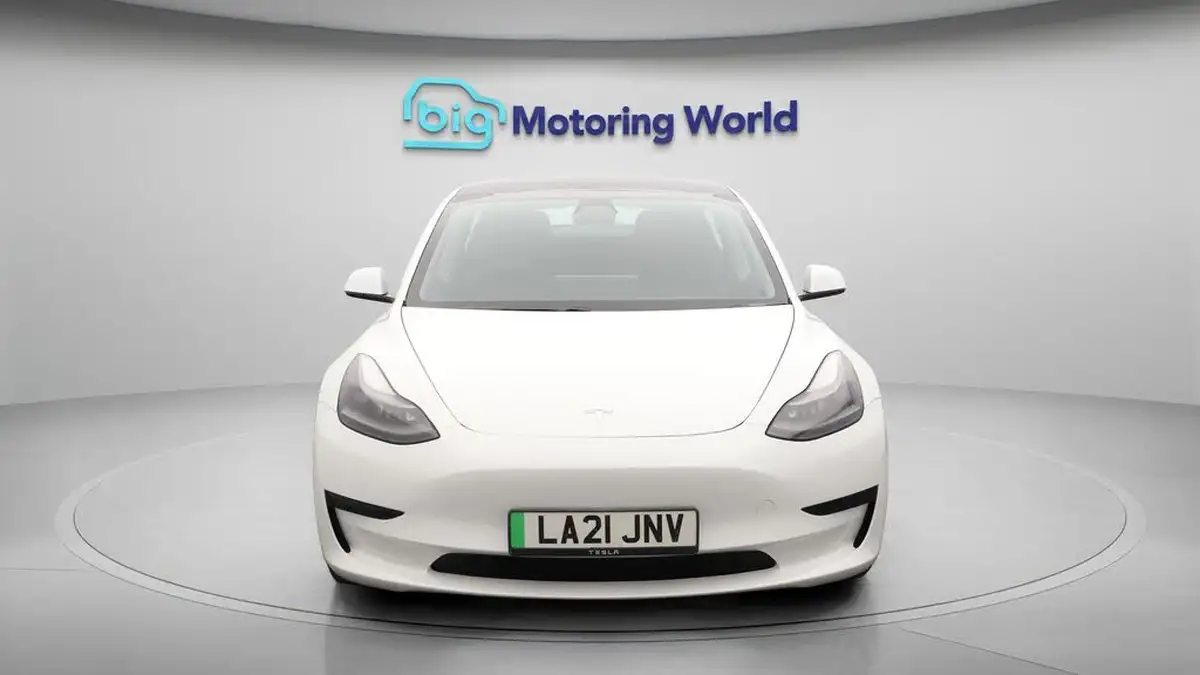 2021-tesla-model-3-e-standard-plus-big-2