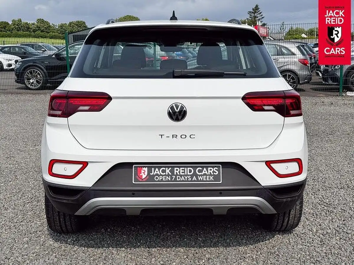 2023-volkswagen-t-roc-10-tsi-life-big-2